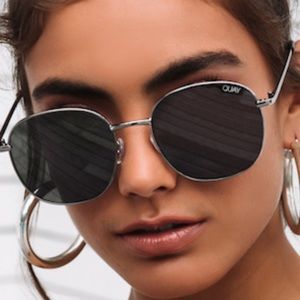 Quay Jezabell Sunglasses gunmetal/silver